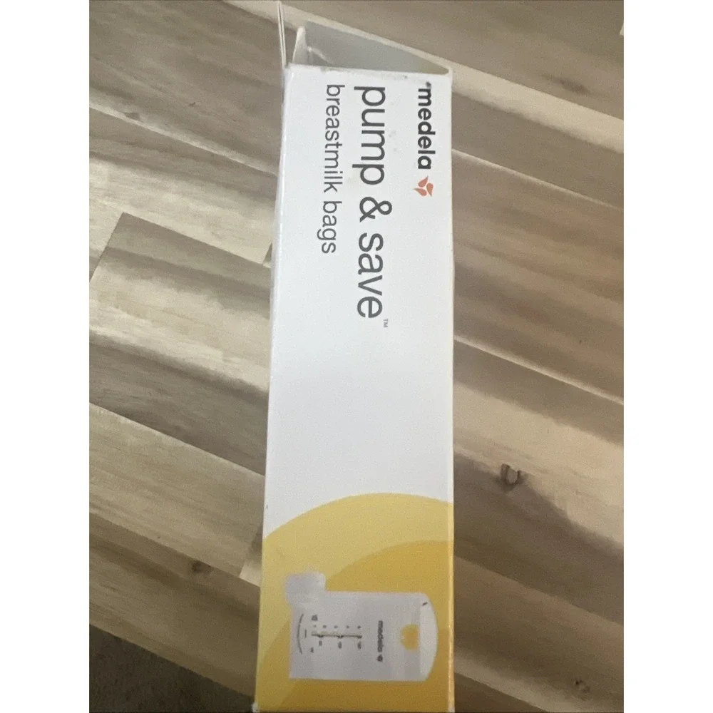 Medela Pump & Save Breastmilk Bags, 20 Count and 2 Adapters BPA FREE  New in Box